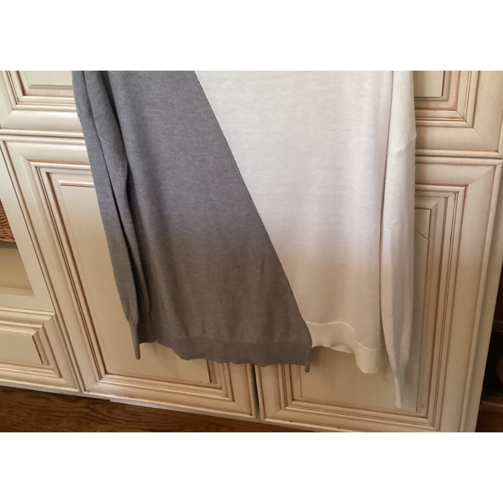 A beautiful shade of heather grey/white Alice & Olivia sweater.